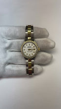 Video laden en afspelen in Gallery-weergave, Datumjust Rolex dameshorloge tweekleurige Oester-armband met diamanten wijzerplaat
