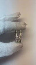 Video laden en afspelen in Gallery-weergave, Mooie Ronde Geslepen Echt Diamant Hoepel Oorbel Massief Wit Goud 14K 3 ct.
