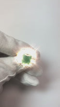 Video laden en afspelen in Gallery-weergave, 7 karaat groene smaragd diamanten trouwring goud 14K

