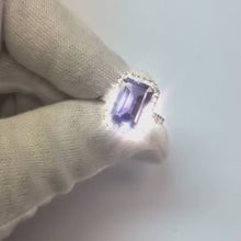 Video laden en afspelen in Gallery-weergave, 5.50 Ct Emerald Cut Tanzanite Diamond Solitaire Ring met accent
