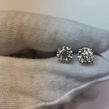 Video laden en afspelen in Gallery-weergave, Vrouwen ronde geslepen 4.00 karaat diamanten Stud Earring massief wit goud 14K
