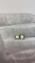 Video laden en afspelen in Gallery-weergave, Natuurlijke diamanten studs Emerald Cut 1,50 karaat
