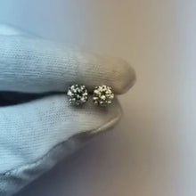 Video laden en afspelen in Gallery-weergave, Briljant geslepen diamanten oorknopjes 2 karaat sieraden
