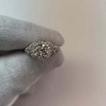 Video laden en afspelen in Gallery-weergave, Solitaire ronde oude mijnwerker diamanten ring vintage stijl gespleten schacht 1,75 karaat
