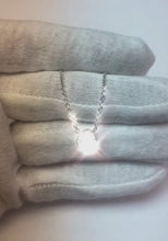 Video laden en afspelen in Gallery-weergave, Diamanten halsketting hanger 1,50 karaat ronde geslepen ring set 14K witgoud
