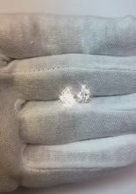Video laden en afspelen in Gallery-weergave, 1,5 ct drietanden zetting peer geslepen diamanten oorbel
