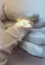 Video laden en afspelen in Gallery-weergave, 3 karaat diamanten verlovingsring 3 stenen sieraden
