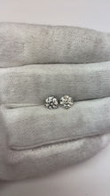 Video laden en afspelen in Gallery-weergave, Natuurlijke Echte (Niet labgekweekt) Diamanten Oorknopjes 2 Karaat Dames GECERTIFICEERDE Sieraden Witgoud 14K
