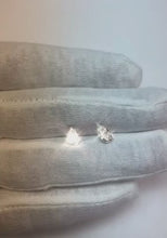 Video laden en afspelen in Gallery-weergave, Dames peer geslepen diamant 1,60 karaat oorknopjes massief gouden sieraden
