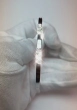 Video laden en afspelen in Gallery-weergave, 1,35 ct briljant geslepen diamanten armband 14K witgoud
