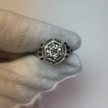 Video laden en afspelen in Gallery-weergave, Solitaire ring oude mijn geslepen ronde diamant vintage stijl 1 karaat
