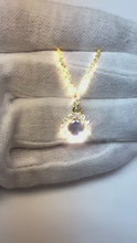 Video laden en afspelen in Gallery-weergave, 2 karaat ronde blauwe saffier &amp; diamanten hanger ketting 14K goud
