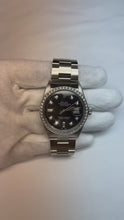 Video laden en afspelen in Gallery-weergave, Rolex Datejust 31 mm zwart stalen horloge met stokwijzerplaat
