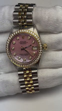 Video laden en afspelen in Gallery-weergave, Rolex Datejust Roze Parelmoer Diamanten Wijzerplaat 31 mm Tweekleurig Horloge
