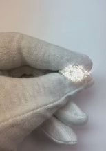 Video laden en afspelen in Gallery-weergave, 4.51 karaat ovale diamanten drie stenen stijl verlovingsring wit goud
