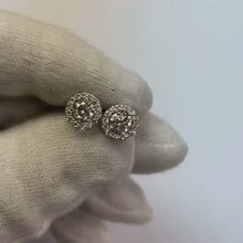 Video laden en afspelen in Gallery-weergave, 1,30 karaat ronde Halo Diamond Stud Earring Witgouden sieraden Nieuw
