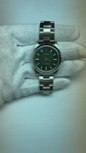 Video laden en afspelen in Gallery-weergave, Rolex dame Oester Doorlopend 31 mm stalen horloge met groene lichtgevende wijzerplaat
