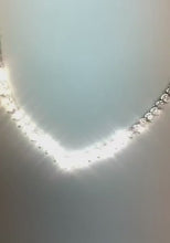Video laden en afspelen in Gallery-weergave, Tennishalsketting met diamanten 12 karaat witgoud 14K
