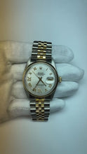 Video laden en afspelen in Gallery-weergave, Rolex Datejust 36 mm Zilveren Romeinse Wijzerplaat Two Tone Horloge

