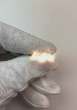 Video laden en afspelen in Gallery-weergave, Prachtige ronde briljante diamanten ring met drie stenen van 1,51 ct geel goud
