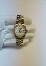 Video laden en afspelen in Gallery-weergave, Rolex Datejust 31mm Champagne Lichtgevend Tweekleurig Horloge
