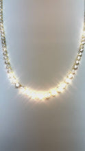 Video laden en afspelen in Gallery-weergave, Witgoud 14K F VVS1 Rond Geslepen 18 Karaat Natuurlijke Diamanten Damesketting
