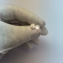 Video laden en afspelen in Gallery-weergave, 1,34 ct ronde Halo Diamond Stud Earring Lady Jewelry
