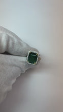 Video laden en afspelen in Gallery-weergave, Zambiaanse smaragd en diamanten verlovingsring 11,50 karaat tweekleurig 14K
