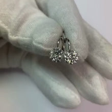 Video laden en afspelen in Gallery-weergave, 1,50 karaat oude mijnwerker geslepen diamanten oorknopjes wit goud 14k
