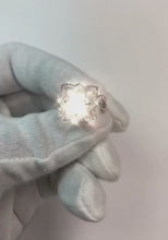 Video laden en afspelen in Gallery-weergave, Diamanten ring lotusbloem 2,50 karaat 4 tanden wit goud
