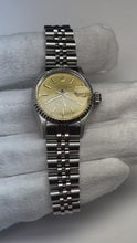 Video laden en afspelen in Gallery-weergave, Rolex Datumjust dameshorloge roestvrij staal jubileum Stok Wijzerplaat Gecanneleerde rand
