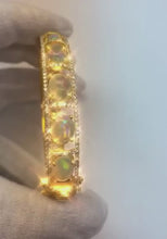 Video laden en afspelen in Gallery-weergave, Opal Diamond Bracelet Prong Set 89 karaat armband dames
