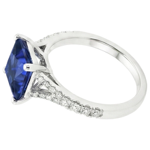 Afbeelding in Gallery-weergave laden, Solitaire Ring met Prinsesslijpsel Edelsteen en Pavé Accenten van Natuurlijke uit de Aarde Gewonnen Diamanten 6 Karaat
