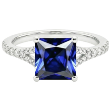 Afbeelding in Gallery-weergave laden, Solitaire Ring met Prinsesslijpsel Edelsteen en Pavé Accenten van Natuurlijke uit de Aarde Gewonnen Diamanten 6 Karaat
