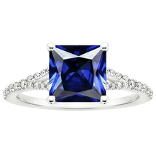 Afbeelding in Gallery-weergave laden, Solitaire Ring met Prinsesslijpsel Edelsteen en Pavé Accenten van Natuurlijke uit de Aarde Gewonnen Diamanten 6 Karaat
