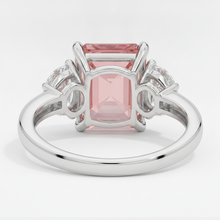 Afbeelding in Gallery-weergave laden, Padparadscha saffier ring 3,6 karaat natuurlijk radiantgeslepen en witte halvemaan driesteens platina
