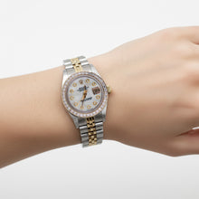 Afbeelding in Gallery-weergave laden, roestvrij staal gouden Rolex Datumjust dameshorloge met diamanten wijzerplaat en kanaalset rand P1
