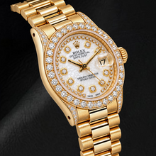 Afbeelding in Gallery-weergave laden, Rolex Datejust 6917 26mm Wit Parelmoer Diamanten Wijzerplaat met Snoer Geelgoud Horloge
