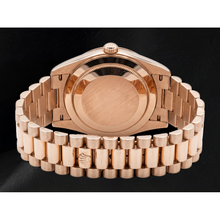 Afbeelding in Gallery-weergave laden, Rolex Day-Date 228235 40 mm Roségoud Horloge met Witte Romeinse Wijzerplaat

