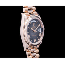 Afbeelding in Gallery-weergave laden, Rolex Day-Date 228235 40 mm Roségoud Horloge met Zwarte Romeinse Wijzerplaat
