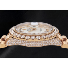 Afbeelding in Gallery-weergave laden, Rolex Day-Date 36mm 1803 Geelgoud Horloge met Wit Parelmoeren Diamanten Wijzerplaat en Romeinse Cijfers
