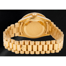 Afbeelding in Gallery-weergave laden, Rolex Day-Date 36mm 1803 Geelgoud Horloge met Wit Parelmoeren Diamanten Wijzerplaat en Romeinse Cijfers

