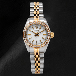 Rolex Oyster Perpetual 67193 26 mm Horloge met Witte Wijzerplaat met Streepindexen en Tweekleurige Jubilee-armband