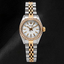 Afbeelding in Gallery-weergave laden, Rolex Oyster Perpetual 67193 26 mm Horloge met Witte Wijzerplaat met Streepindexen en Tweekleurige Jubilee-armband
