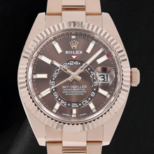 Afbeelding in Gallery-weergave laden, Rolex Sky-Dweller 326935 42mm Chocoladebruine Wijzerplaat met Streepindexen Roségoud Horloge
