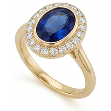 Afbeelding in Gallery-weergave laden, Royal Blue Saffier Gekleurde Steen Ring 4,75-karaat 14 Karaat Geelgoud – zijaanzicht
