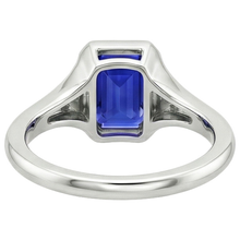 Afbeelding in Gallery-weergave laden, smaragd solitaire ring Sri Lankaanse saffier 3 karaat
