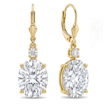 Afbeelding in Gallery-weergave laden, Witte diamanten oorhangers 3 karaat labgekweekt ovaal met klapsluiting 14k geelgoud
