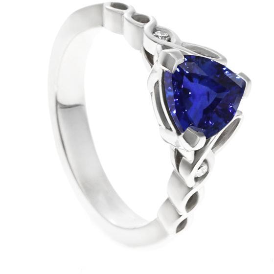 14k gouden ring met drie stenen biljoen blauwe saffier 1,75 karaat diamanten