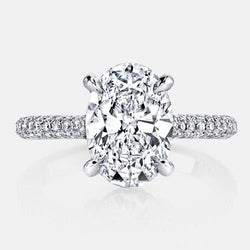 1,55 karaat sprankelende ovale diamanten solitaire ring met accenten